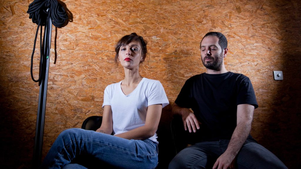 Eshakni yalash partiyasi Kavkaz porno yashirin kameralar