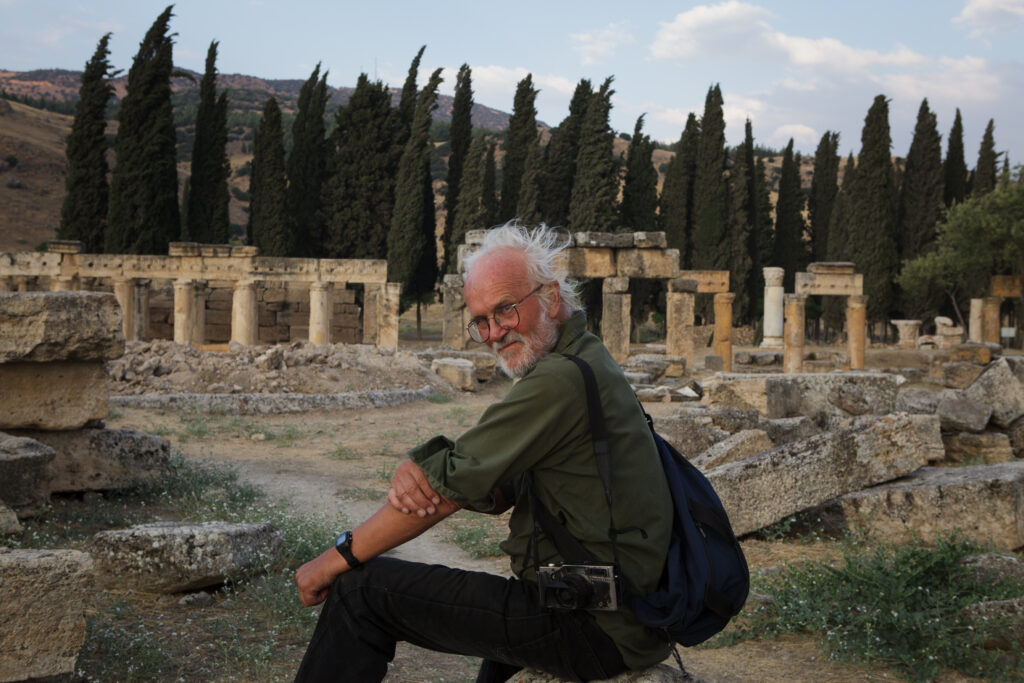 Fotoğrafçı Josef Koudelka’ya yakın bir bakış sunan “Koudelka: Aynı Nehirden Geçmek” adlı belgesel 41. IKSV İstanbul Film Festivali’nde 8-19 Nisan 2022 tarihlerinde gösterime giriyor.